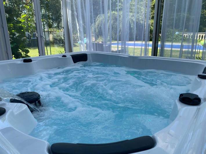 Location de vacances pour 10 personnes, avec Terrasse et Piscine à Cusset - 4
