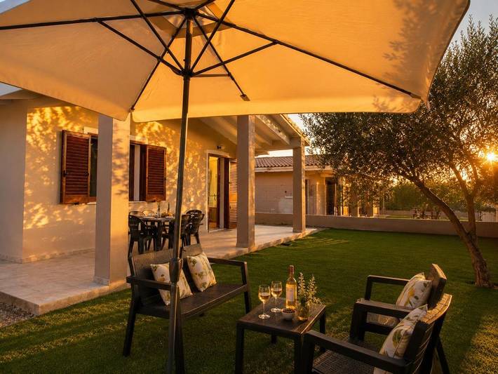 Villa per 4 persone, con giardino e terrazza a Solanas