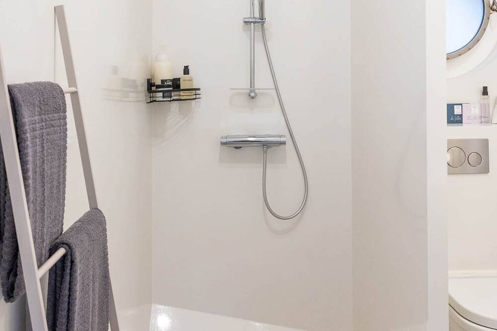 Boat suite - A Unique Houseboat Stay - Amsterdam Bb in Amsterdam Oost, Holländische Küste