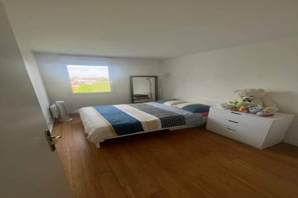 Entire apartment, ✨ 10 minutes from Paris - Lovely Apartment & Spacious ✨ in Bobigny, Seine-Saint-Denis