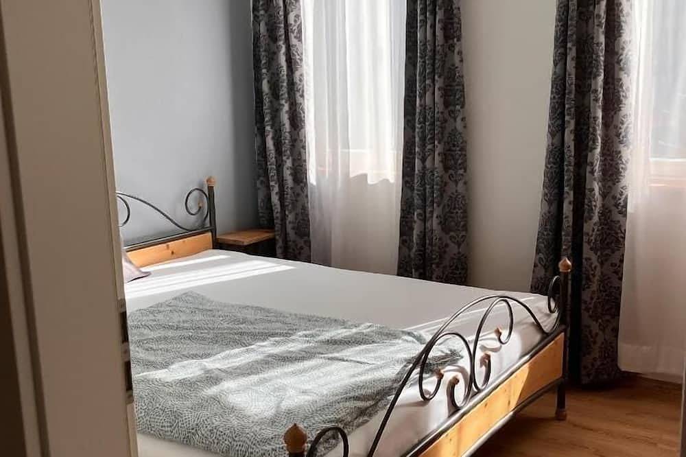 Entire apartment, Vacation apartment with 39 sqm near the Marina Forum in Regensburg, Eastern Bavaria