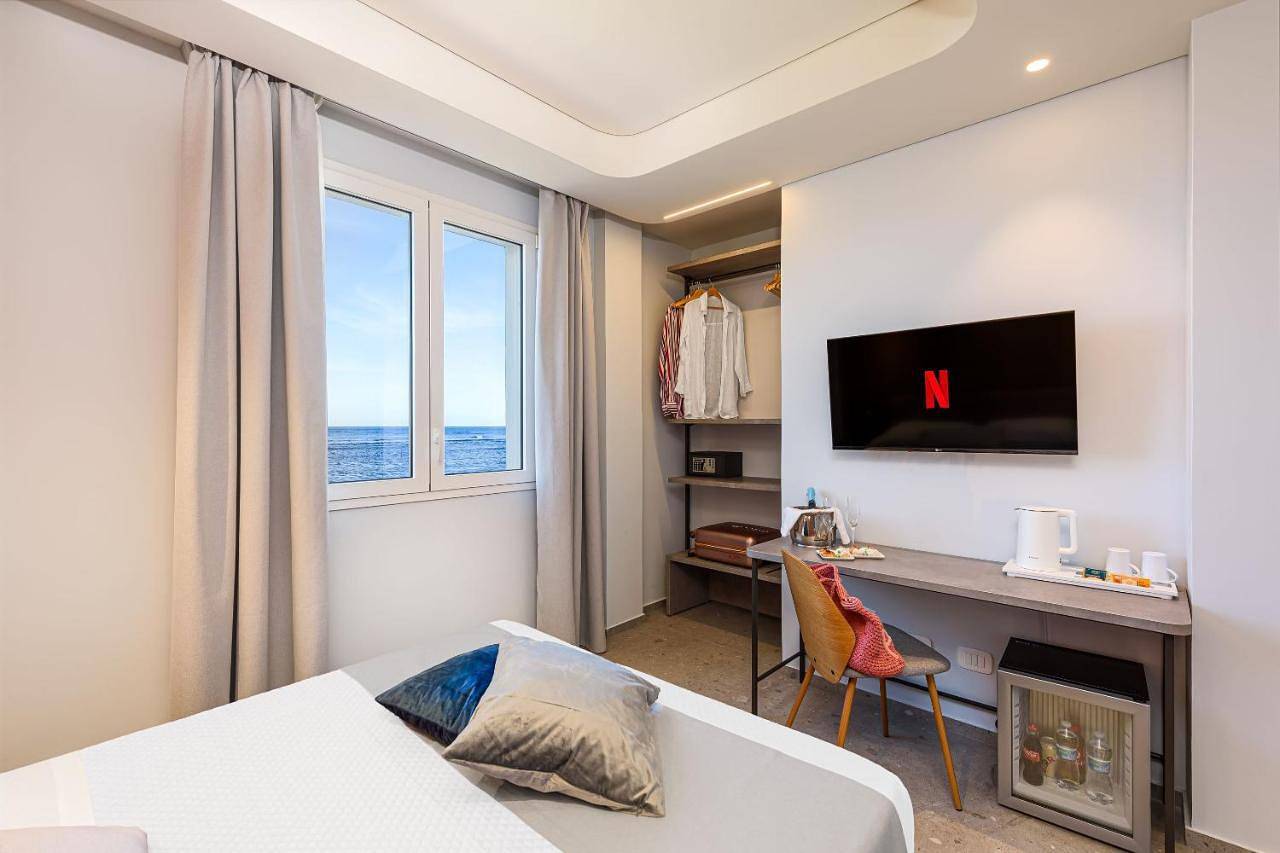 Aurora Blu - Comfort Rooms in Sant'Andrea Bonagia, Valderice
