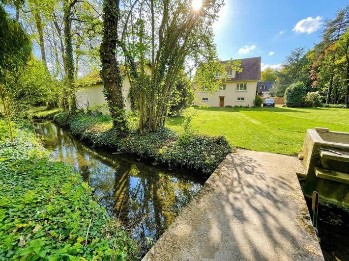 Villa pour 14 personnes, avec jardin, animaux acceptés dans Seine-et-Marne