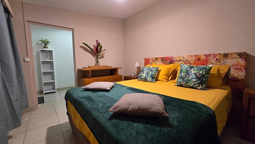 Chambre d’hôte pour 3 personnes, avec vue et jardin, animaux acceptés