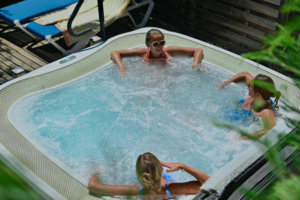 Les Jardins de Bormes, hôtel de charme et détente, espace bien-être avec sauna & jacuzzi in Bormes-les-Mimosas, Parc national de Port-Cros
