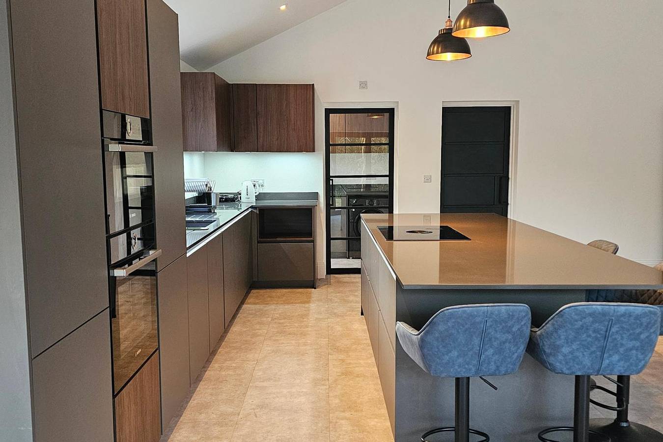 Luxury Kent Bungalow Retreat Sleeps 14 in Staplehurst, Kent
