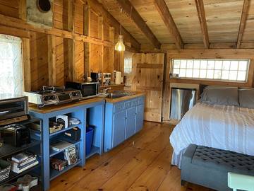 Log Cabin for 2 Guests in West Windsor, Vermont, Picture 2