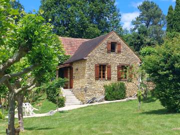 Gîte pour 4 personnes, avec terrasse et jardin à Proissans