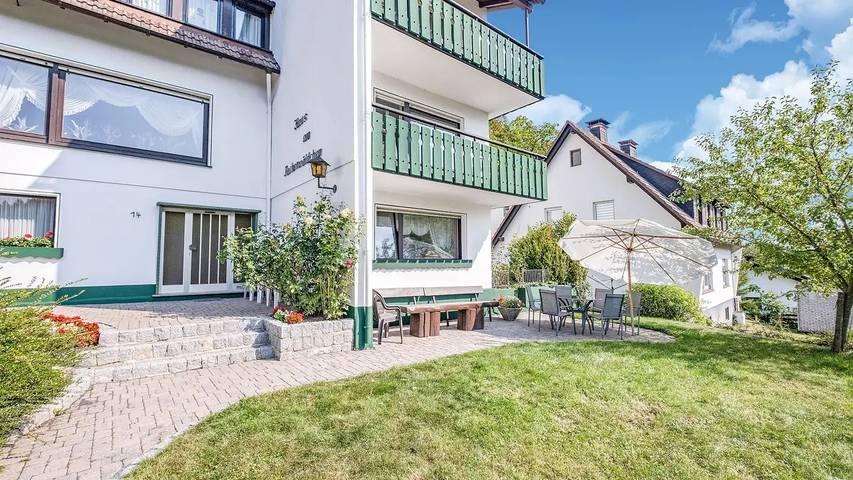Ferienwohnung für 12 Personen, mit Garten und Balkon