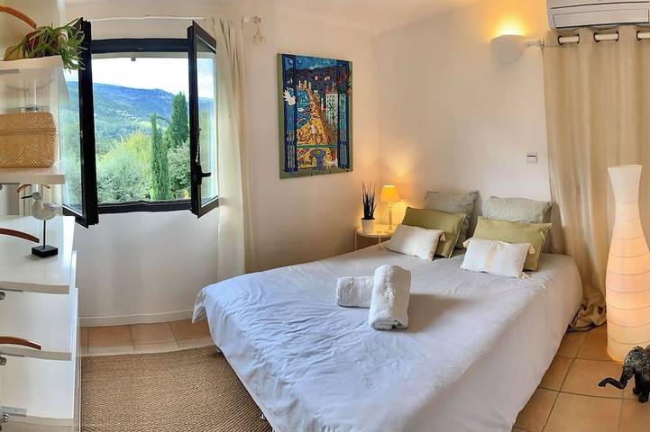 Villa with Sea and Mountains Panoramic breathtaking views. in Saint-Jeannet, Mediterranean Coast (France)