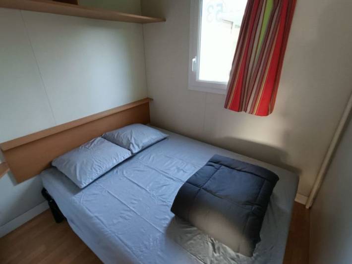 Mobil home pour 4 personnes, avec piscine et terrasse dans Saint-Geniez-d'Olt-et-d'Aubrac - 4