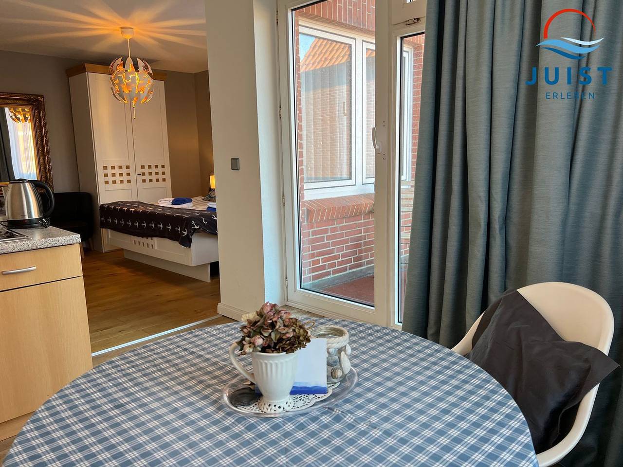 Ferienwohnung mit Küchenzeile und Balkon, ideal für Paare, direkt am Wattenmeer in Juist