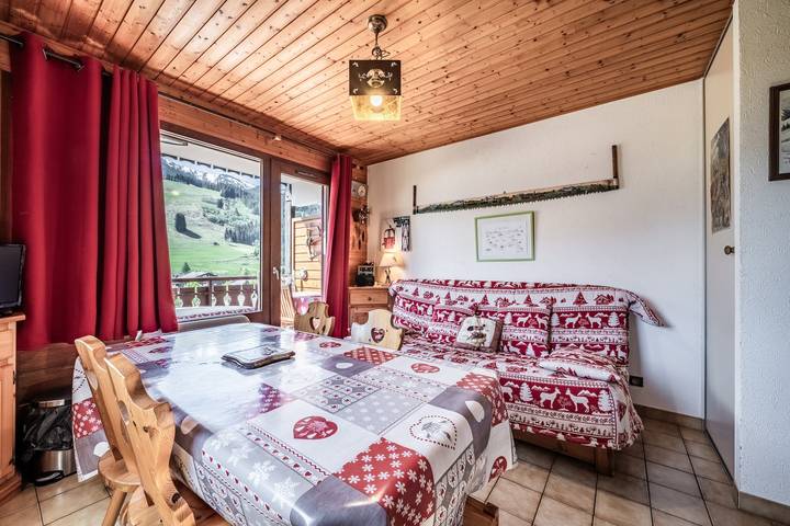 Ganze Wohnung, Apartment „Douceur Alpestre“ mit Bergblick und Balkon in La Chapelle-d'Abondance, Les Portes du Soleil
