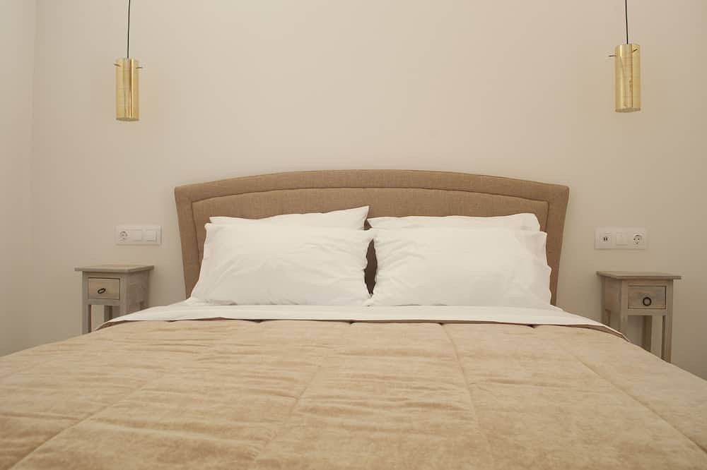 Ganze Wohnung, Vista Mare Suites , 2 min drive to the sea (1) in Karpathos