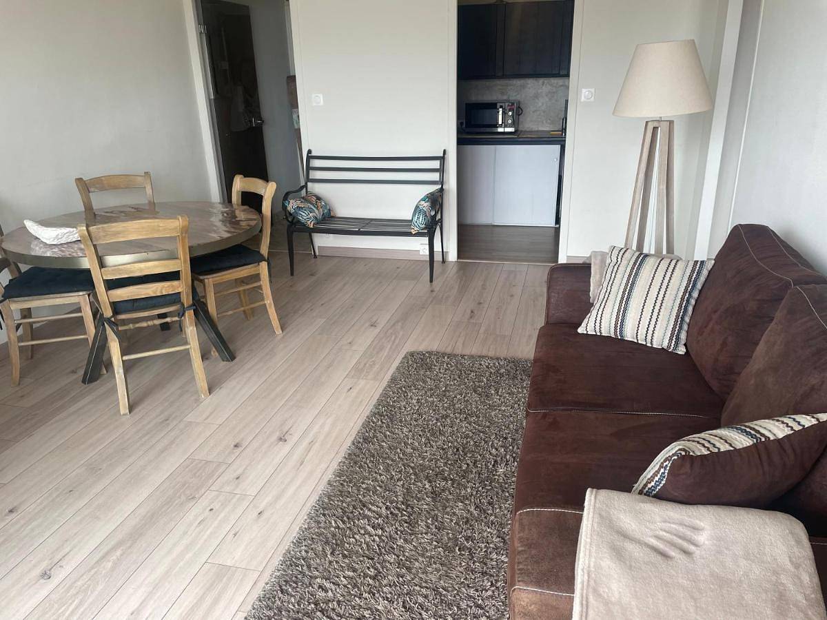 Appartement entier, One-Bedroom Apartment in Boulogne-sur-Mer, Région de Boulogne-sur-Mer