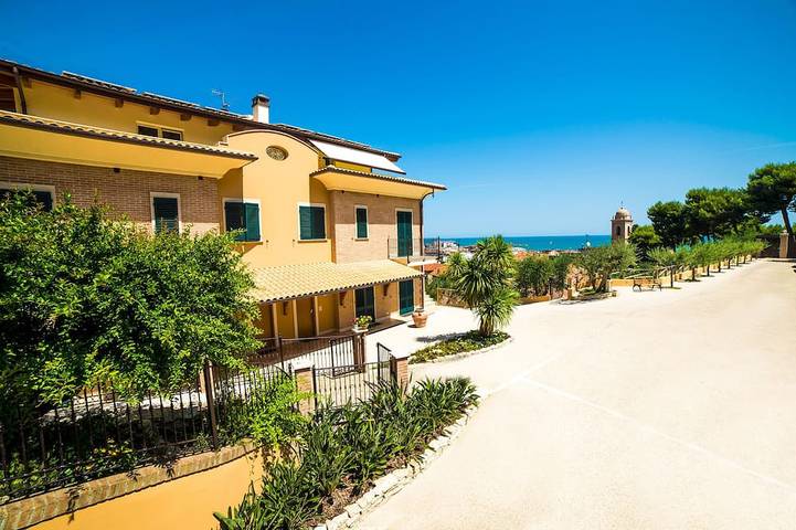 Ferienwohnung für 5 Personen, mit Garten und Pool sowie Whirlpool, mit Haustier - 1