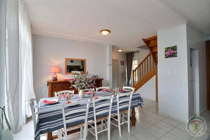 Gîte pour 8 personnes, avec jardin, animaux acceptés à Hédé-Bazouges - 4