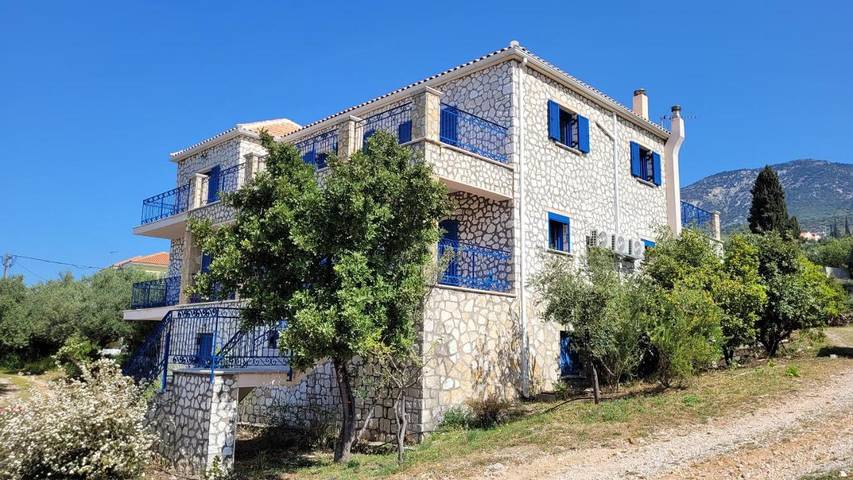 Διαμερίσματα διακοπών για 8 άτομα, με θέα και κήπο στα Μουσάτα