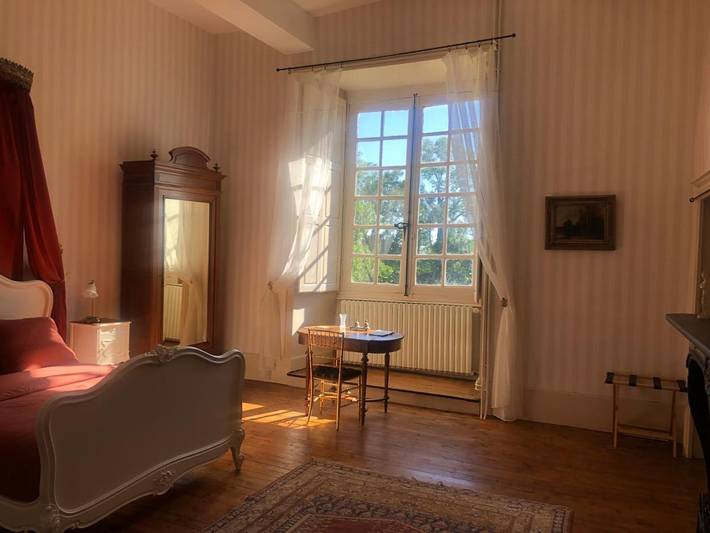 Location de vacances pour 4 personnes, avec jardin et vue, animaux acceptés à Blot-l'Église - 4