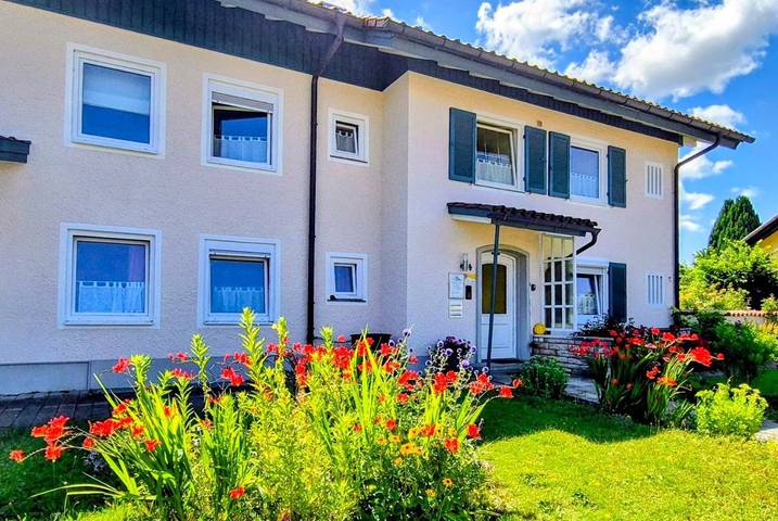 Ferienwohnung für 5 Personen, mit Balkon und Terrasse sowie Garten und Ausblick