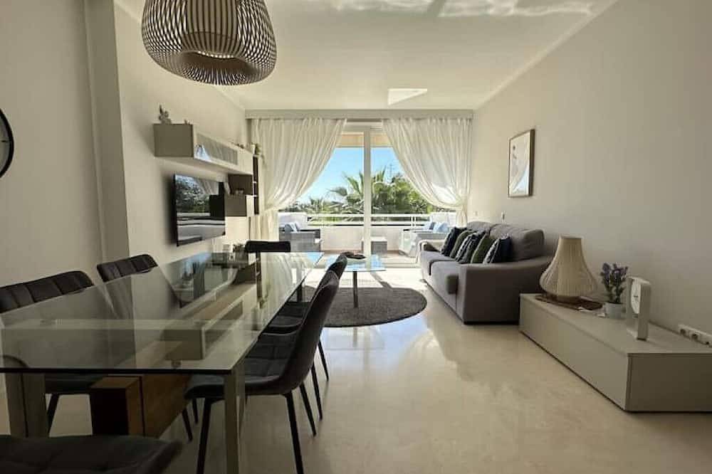 Ganze Wohnung, Amazing Apartment in Estepona Lagoon in Estepona Old Town, Estepona
