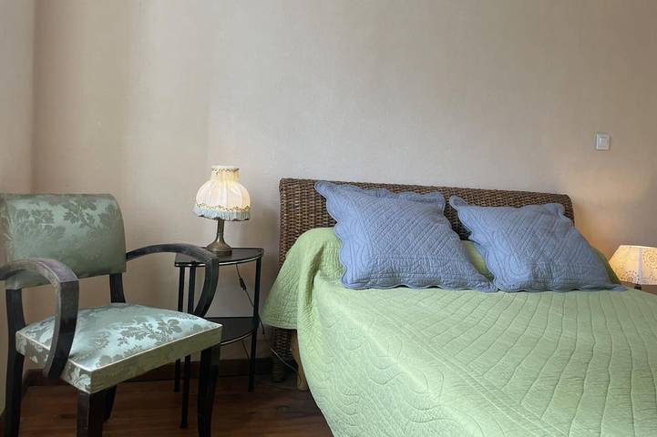 Gîte pour 4 personnes, avec jardin dans Ébreuil - 2