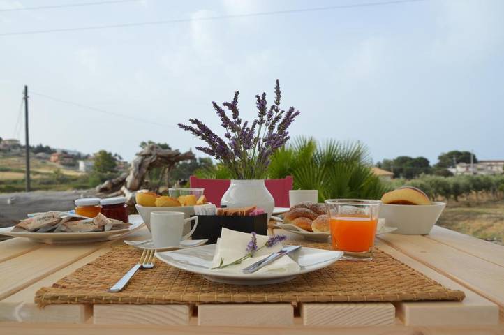 Location de vacances pour 3 personnes, avec terrasse ainsi que jardin et vue à Siculiana - 3