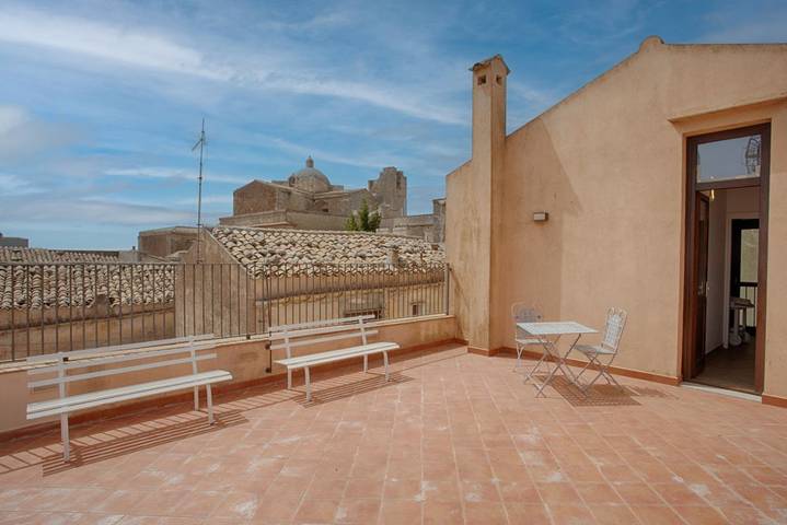 Gîte pour 3 personnes, avec jardin à Erice - 2