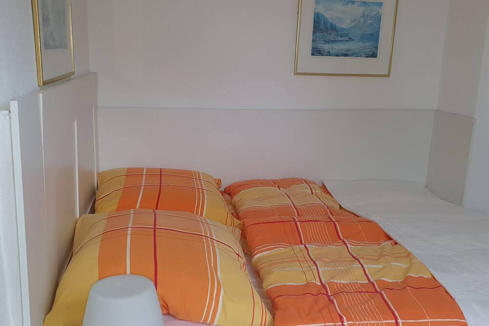 Entire apartment, Comfortable 2-room apartment near the subway in a quiet location in Hamburg Niendorf, Hamburg