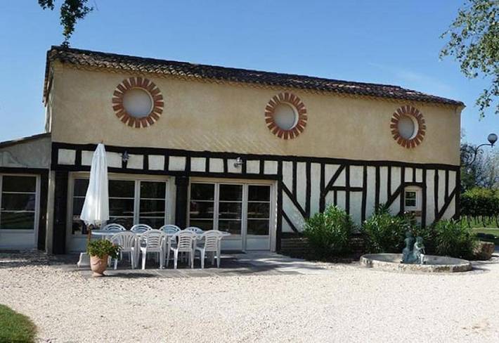Location de vacances pour 5 personnes, avec jacuzzi et jardin ainsi que terrasse et piscine, animaux acceptés à Saint-Avit-Saint-Nazaire