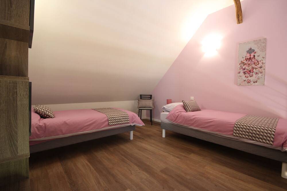 Appartement entier, Gîte  La Loubertine 1er cru in Géanges, Saint-Loup-Géanges