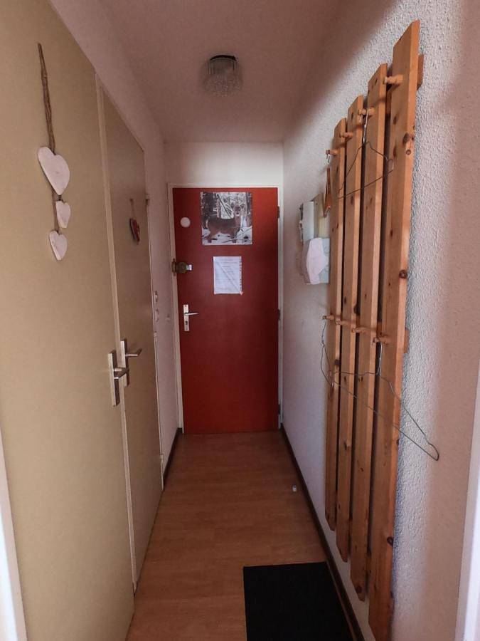 Gîte pour 4 personnes, avec vue et terrasse, animaux acceptés à Château-Bernard - 2