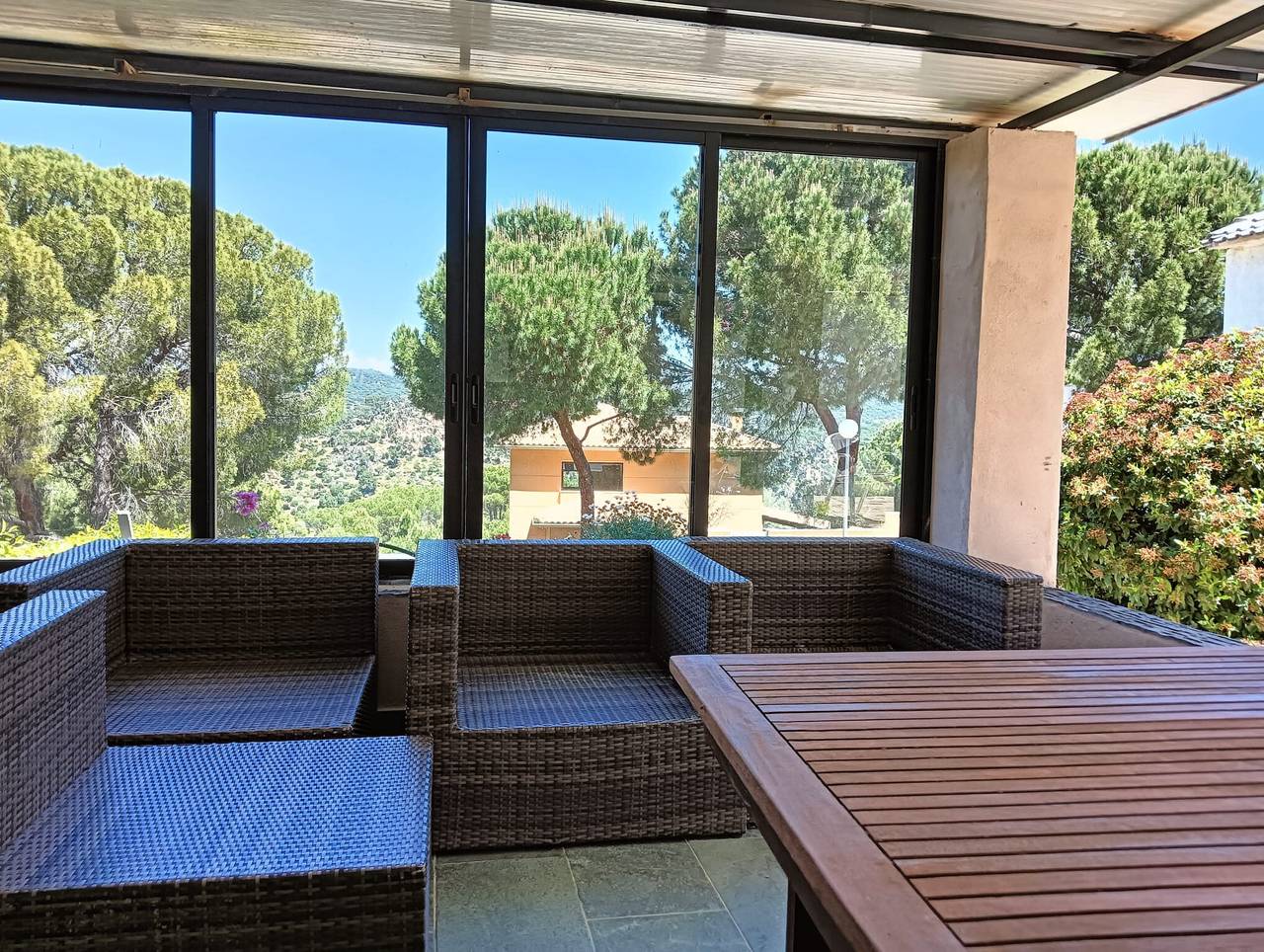 Casa rural 'Casira San Martín' con vistas al lago, piscina privada y Wi-Fi in San Martín de Valdeiglesias, Provincia de Madrid