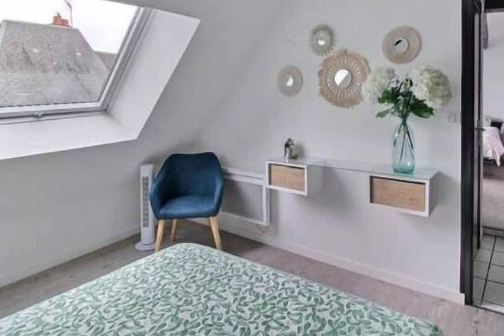 Entire apartment, Paradis des poutres - Rénové & Centre-ville in Bourges, Bourges region