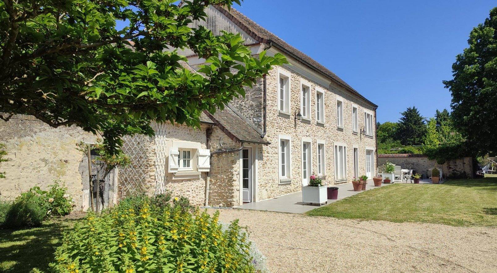 Gite familial-coeur de village-pleine nature in Yvelines