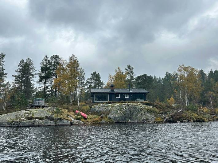 Designhütte am Bergsee in Rukkedalen in Åmli