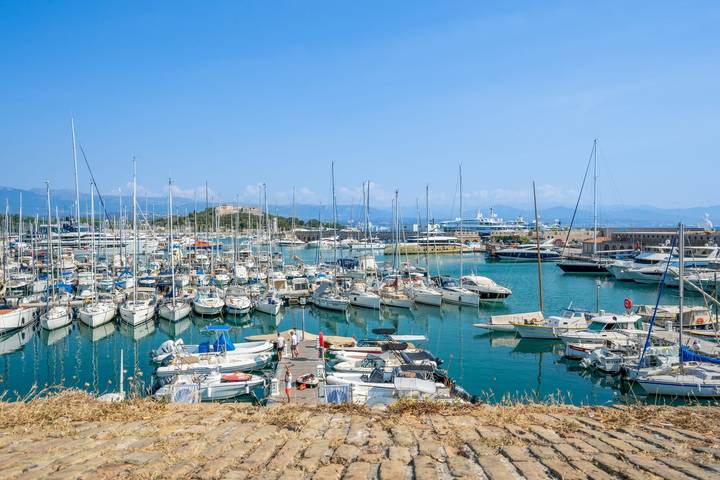Vacation rental for 2 people, kid friendly in Antibes
