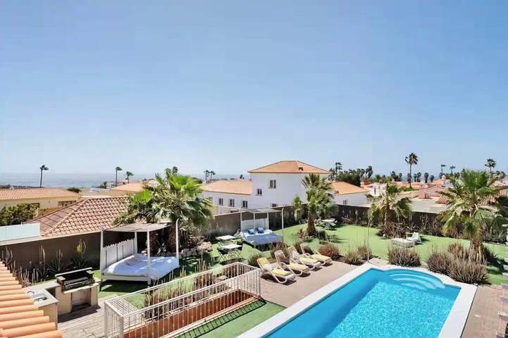 Villa for 18 people, with garden, with pets - 1