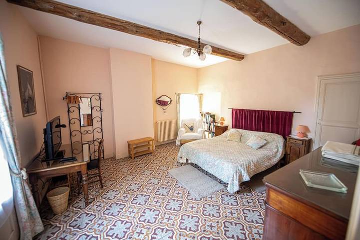 Gut ausgestattetes Haus mit Charakter und Garten in der Nähe des Stadtzentrums in Pézenas, Mittelmeerküste (Frankreich)