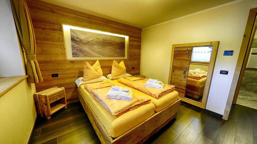 Agriturismo per 6 persone, con Idromassaggio e Giardino nonché Sauna in Provincia di Sondrio