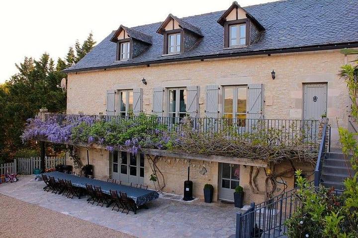 Maison d’hôte pour 4 personnes, avec Balcon et Terrasse ainsi que Jardin et Piscine
