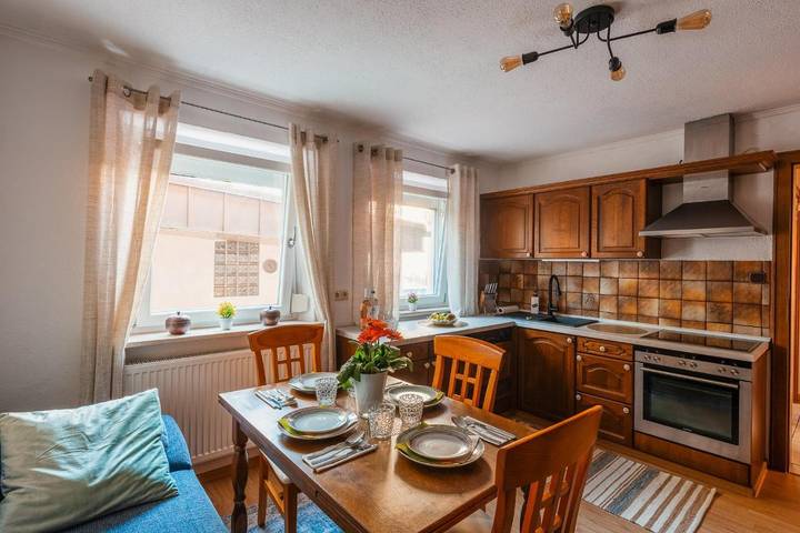Ferienwohnung für 5 Personen, mit Terrasse und Garten sowie Ausblick in Straubing