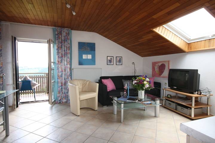 Ferienwohnung für 2 Personen, mit Balkon und Garten in Geiersthal