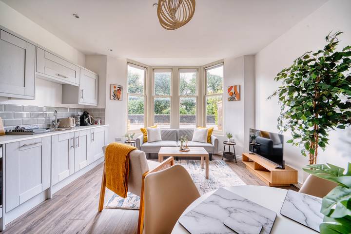 Holiday rental for 6 people in Cardiff