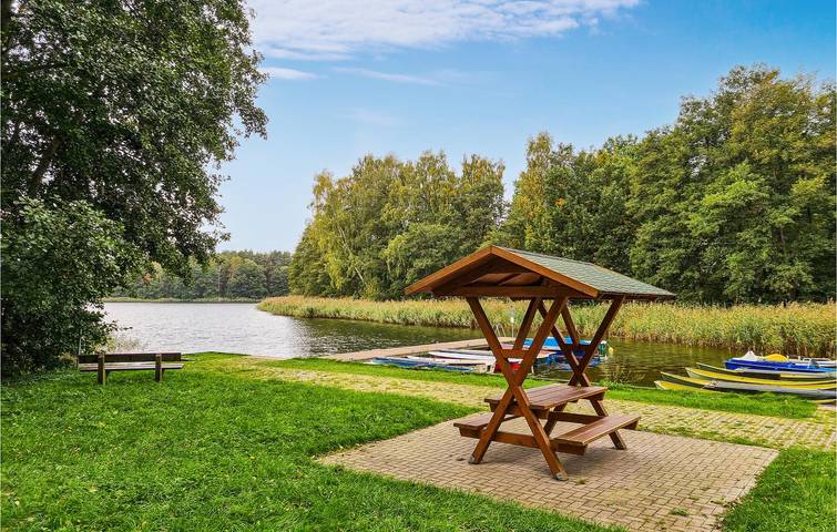 Wohnwagen für 4 Personen, mit Terrasse in Mecklenburg-Vorpommern - 4
