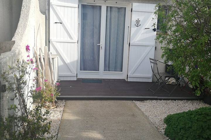 Entire apartment, Lovely new apartment 10 minutes walk from the beach! in Saintes-Maries-de-la-Mer, Arles region