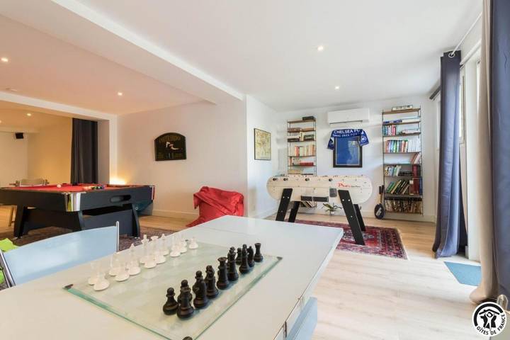 Location de vacances pour 14 personnes, avec terrasse et jardin ainsi que piscine et jacuzzi à Buzet-sur-Tarn - 2