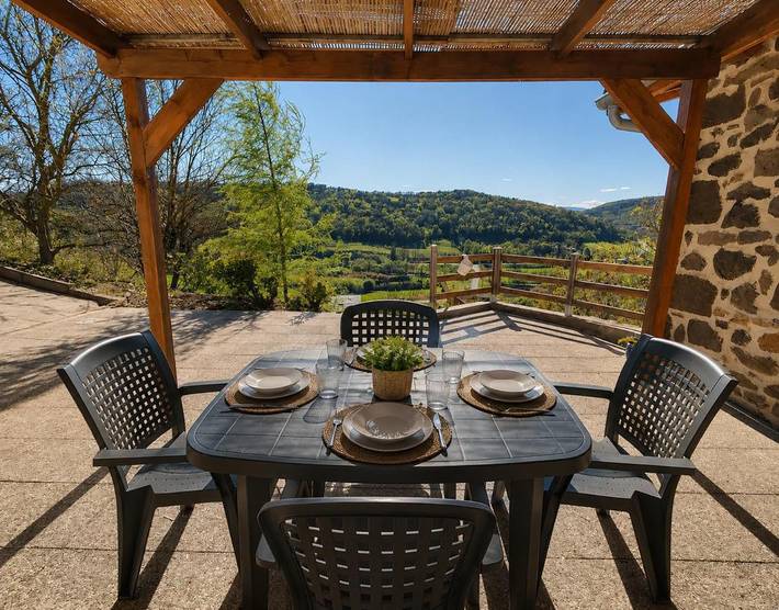 Location de vacances pour 4 personnes, avec vue et jardin à Polignac - 2