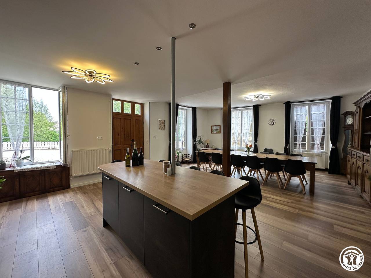 Maison conviviale près rivière, parking, animaux Ok - 12 pers. in Brion-sur-Ource, Région de Montbard