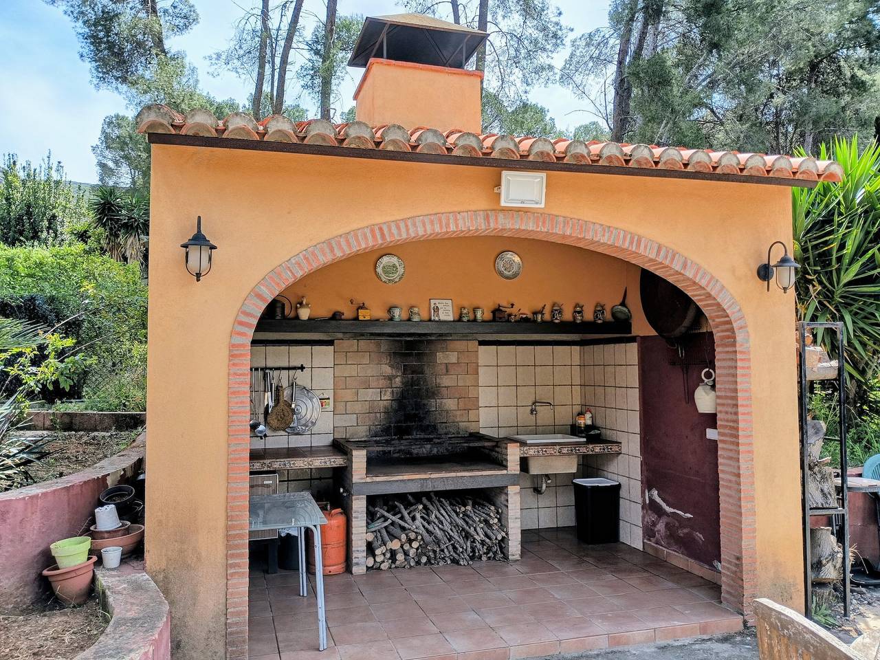 Ferienhaus 'Cova Negra Nature' mit Bergblick, Gemeinschaftspool und Klimaanlage in Genovés, Valencia Provinz